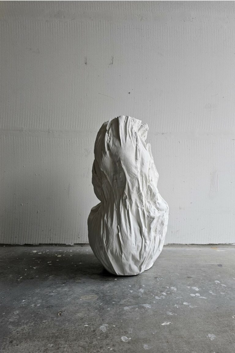 Marit Harte - Vase sculpture Essense 0 - 2024